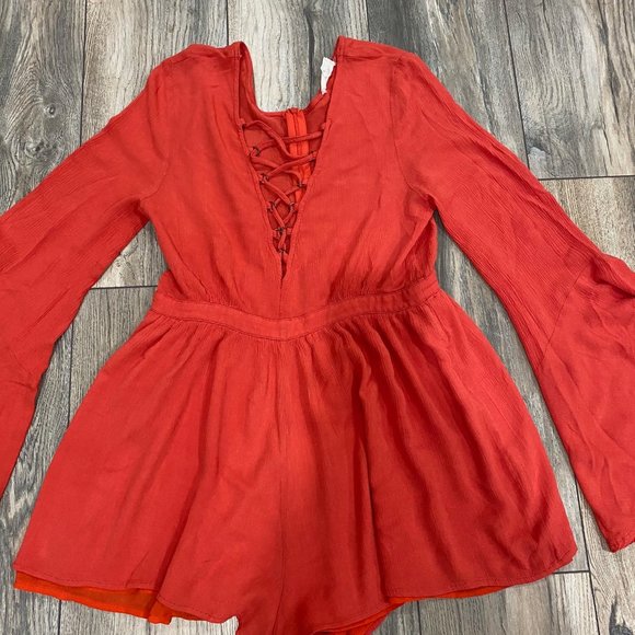 DANCE AND MARVEL RUFFLE SLEEVE ROMPER - Picture 4 of 7